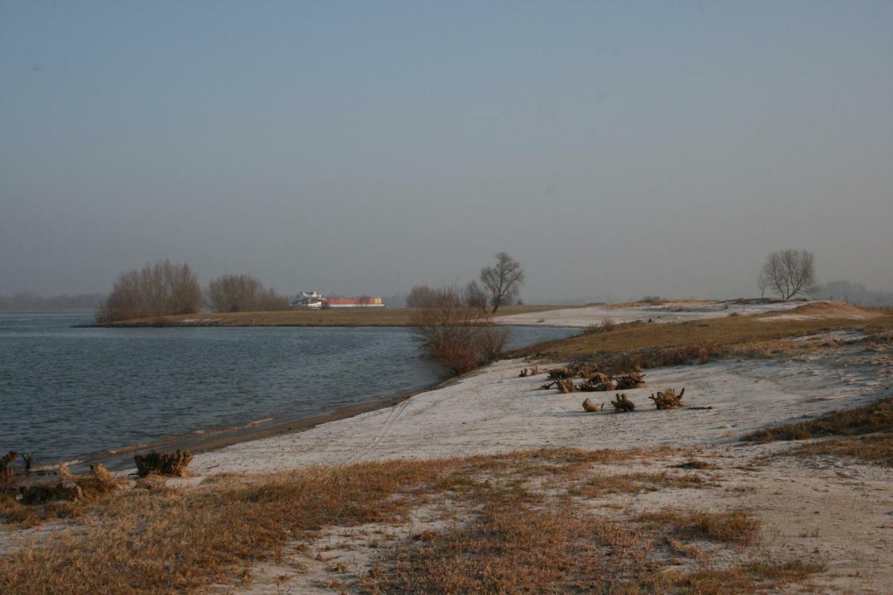 Unique Place On The River Waal Heerewaarden Dış mekan fotoğraf